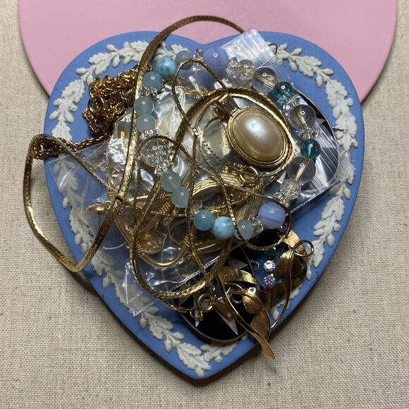 💛 Unlisted Jewelry Posh Show - Picture 1 of 1